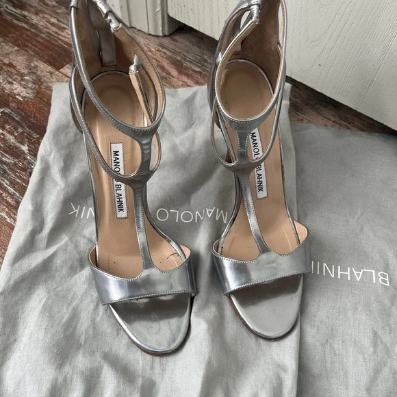 Manolo Blhaniks - Silver Strappy heels - Picture 2 of 4